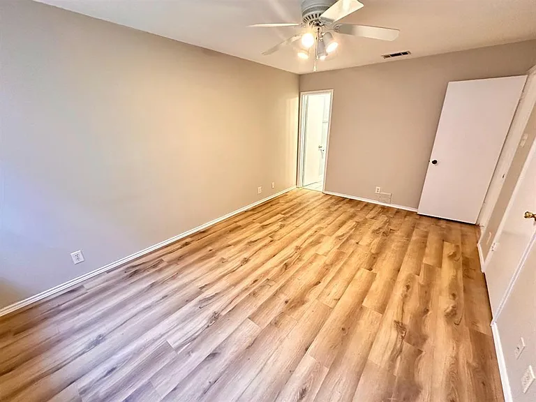 2215 Post Rd #1010 — Photo 11