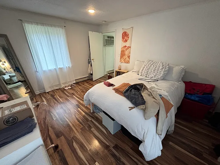 505 Warren St #4 — Photo 13