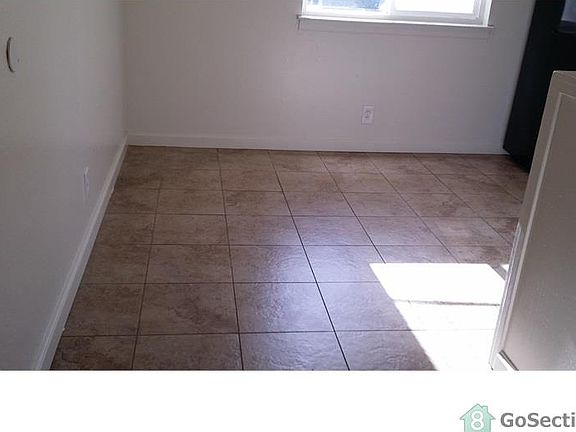 3rd image of 518 Troy Dr APT 3