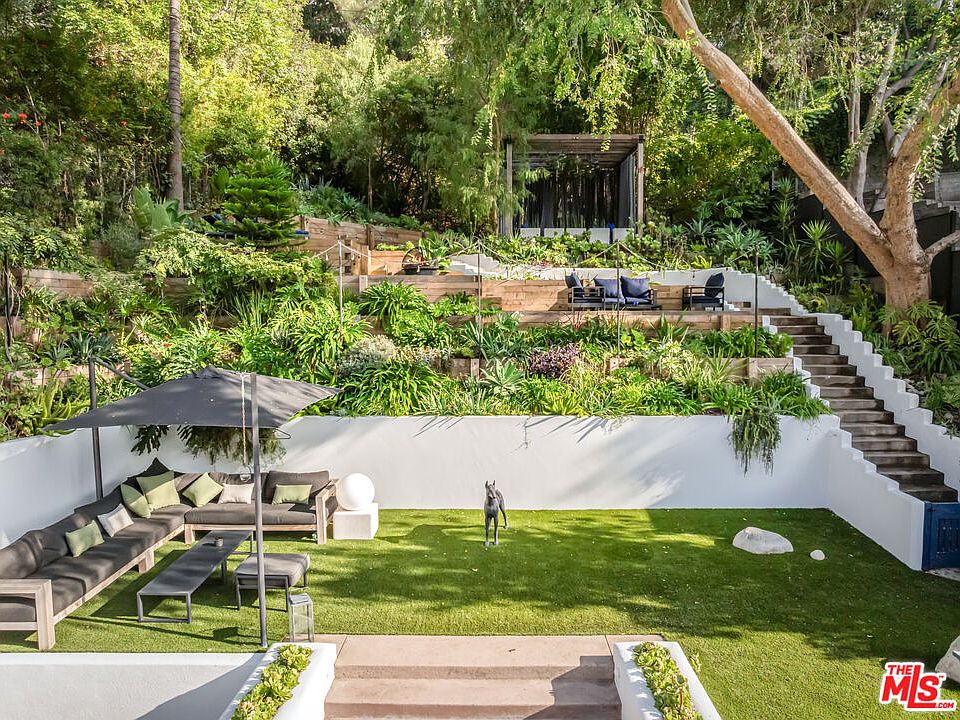 2940 N Beachwood Dr, Los Angeles, CA 90068 | Zillow
