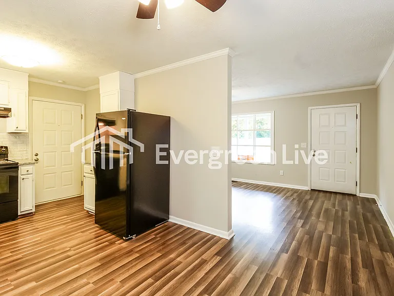 740 Motor Rd — Photo 6