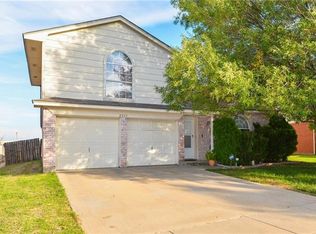 2815 Martsy Ct, Arlington, TX 76014