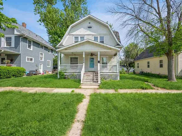 1024 D Ave NW, Cedar Rapids, IA 52405