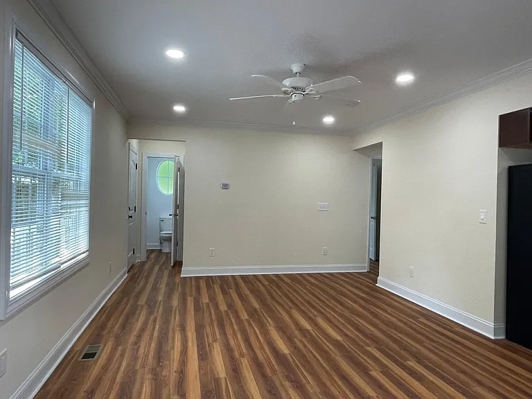604 Avery St — Photo 6