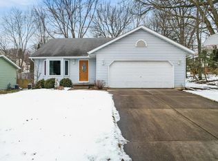 710 Diving Hawk Trl, Madison, WI 53713