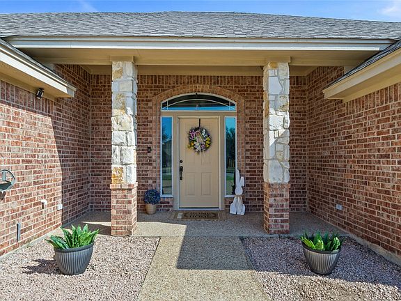 4th image of 401 Greystone Dr