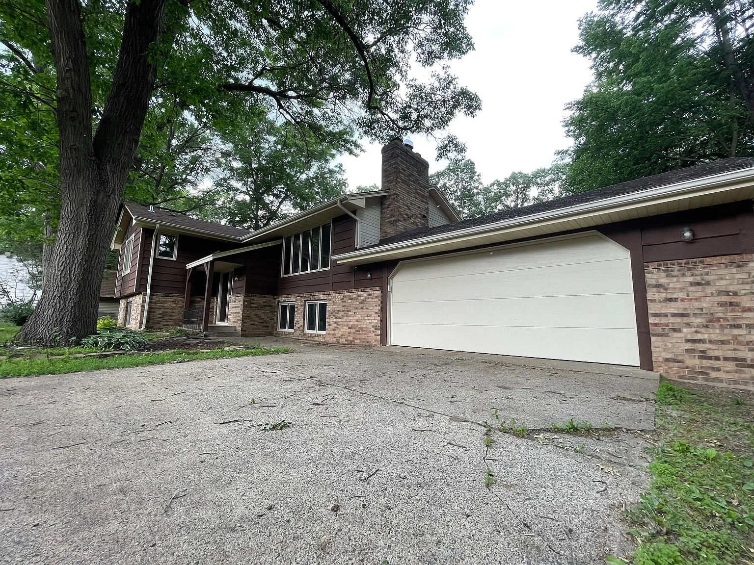 4 bed, 2500 sqft, $3,050 — Photo 4
