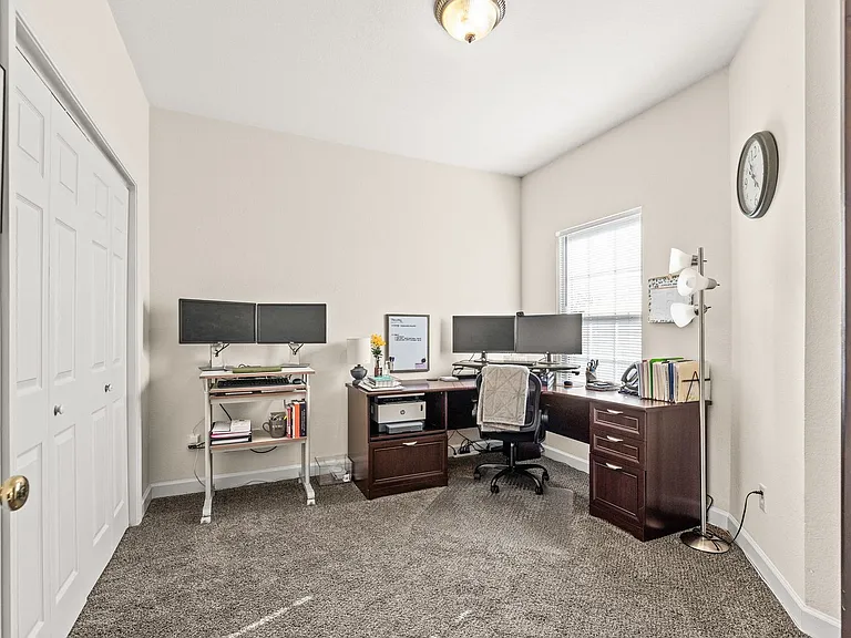 2109-2111 Primrose Dr — Photo 26
