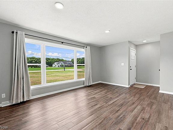 3rd image of 38444 Otten Rd