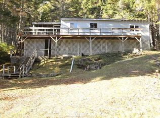 33 Christmas Cv, Southport, ME 04576