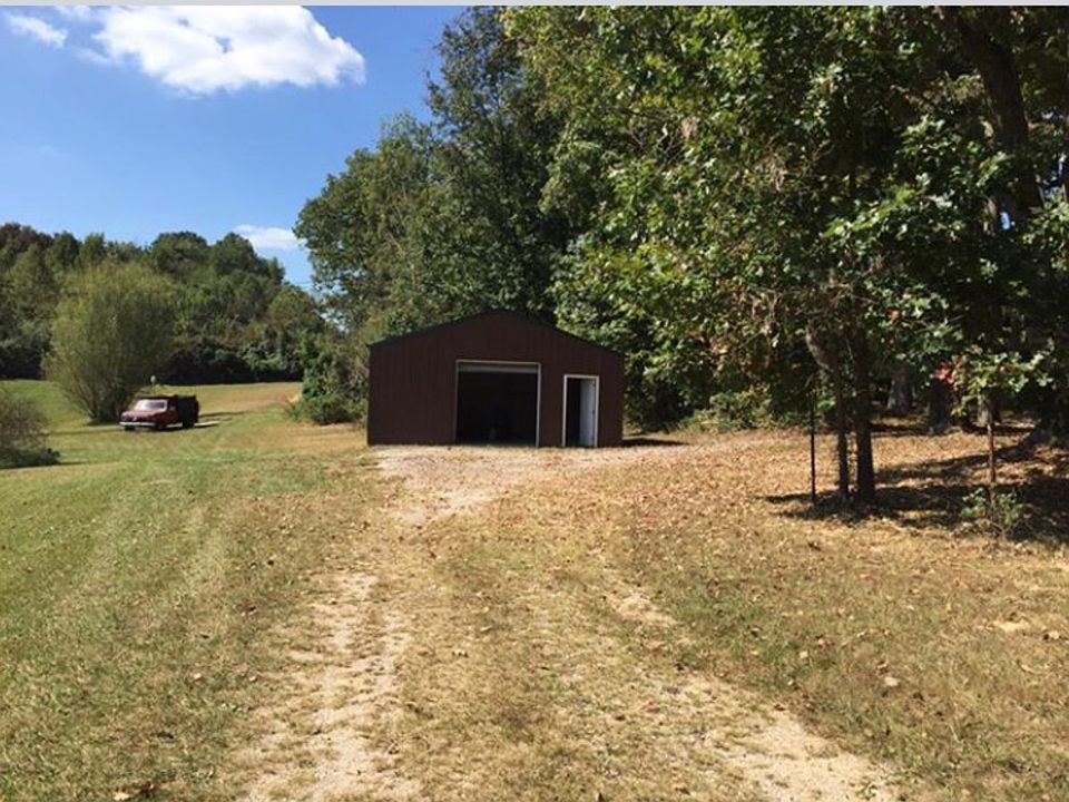 2nd image of 1511 Hanley Rd