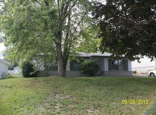 516 Willow Ln, South Milwaukee, WI 53172