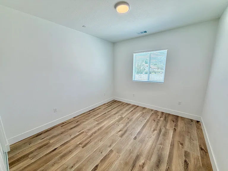 6989 Del Rosa Ave — Photo 13