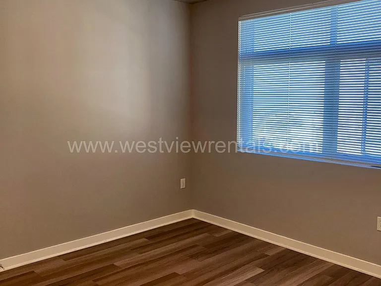 203 E Laurel St — Photo 63