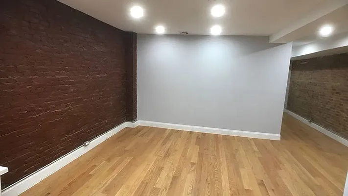 Rented by Nooklyn NYC LLC | media 2