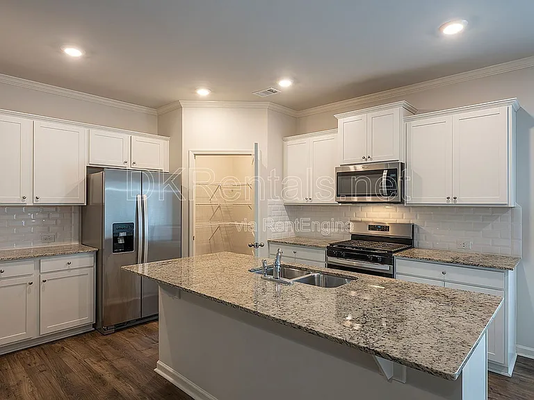 3031 Greyton Dr — Photo 5