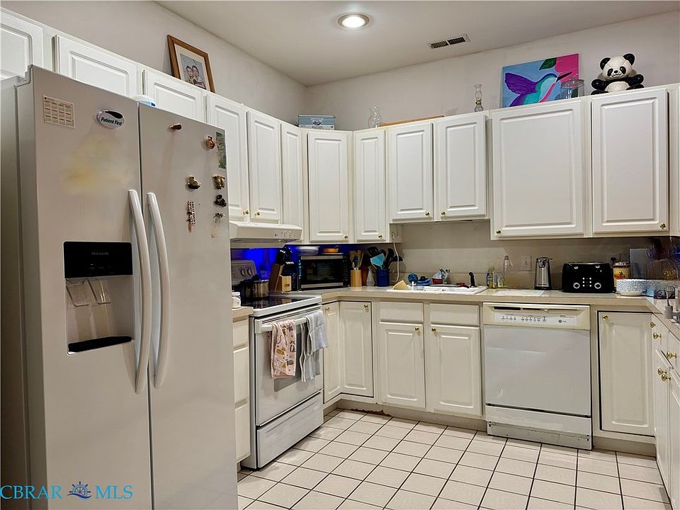 2nd image of 15 Bay Ct