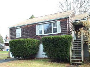 2 Greenfield St, Waterford, CT 06385