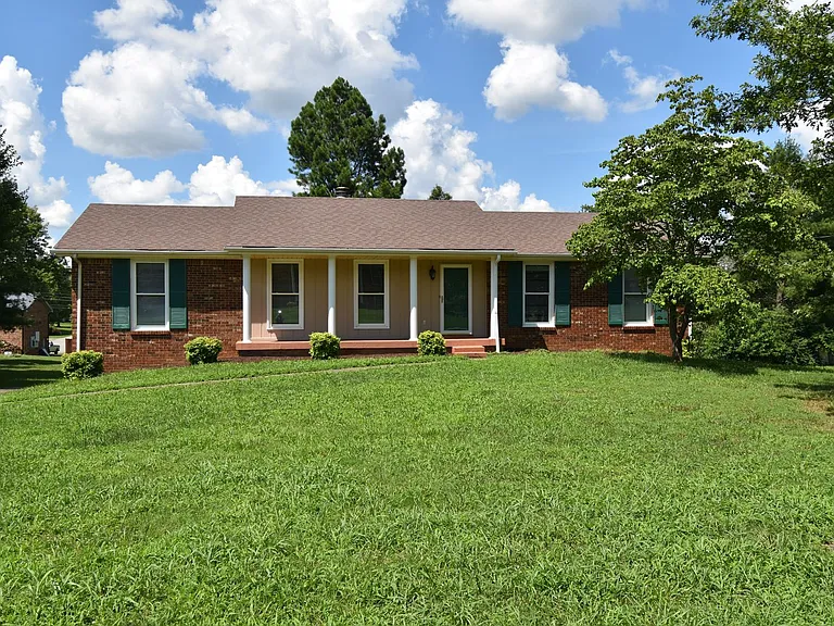 3049 Westchester Dr — Photo 2