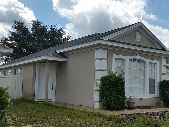 2nd image of 828 Rollins Dr