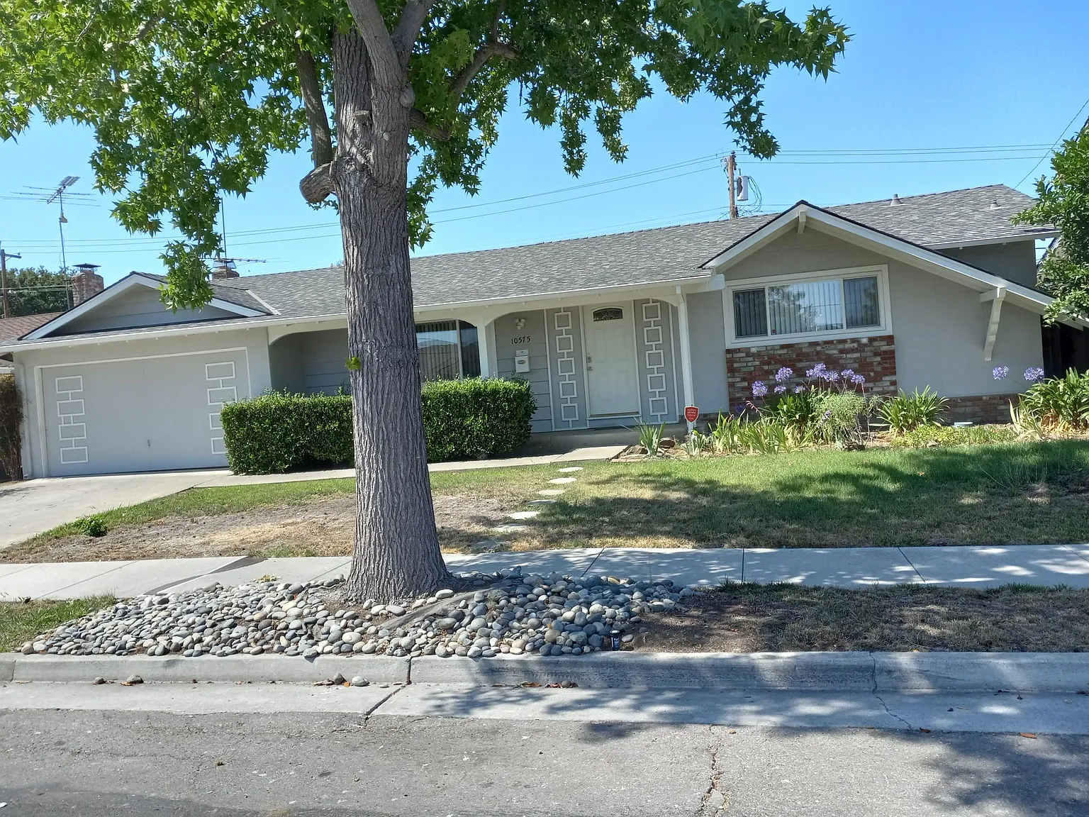10575 Glenview Ave photo 1