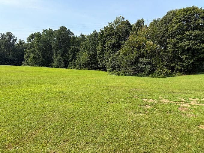 2nd image of 7995 Bowling Green Rd