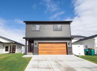 6758 68th St S, Horace, ND 58047