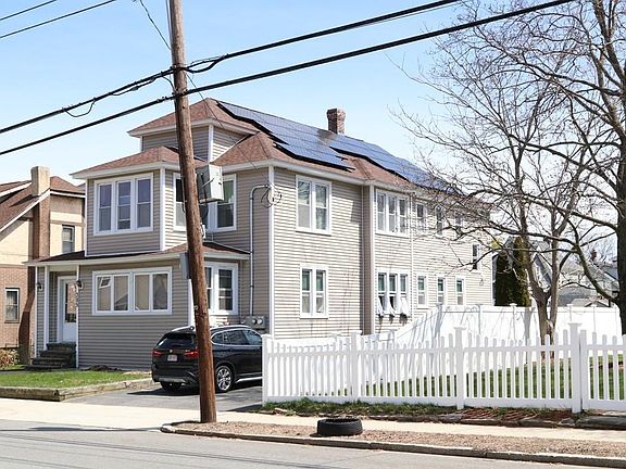 2nd image of 385 Burncoat St