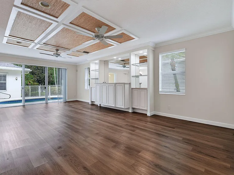 303 Caravelle Dr — Photo 9