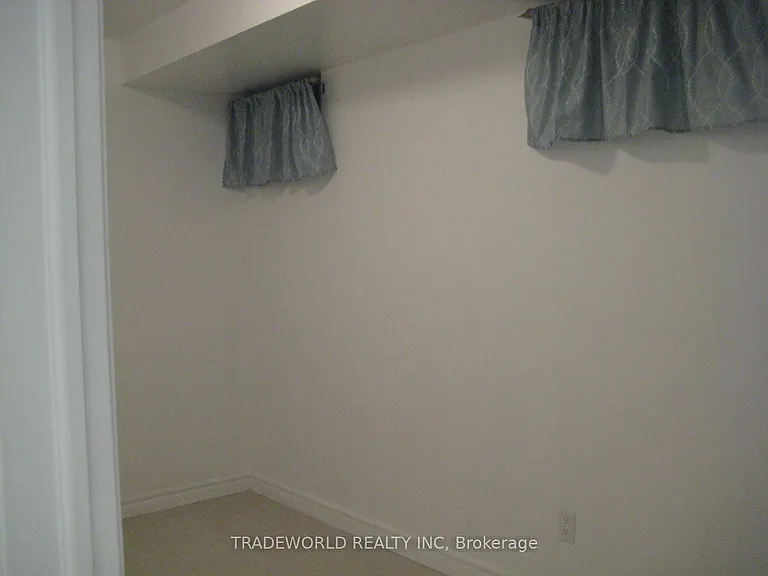 765 Gerrard St E #LOWER — Photo 8