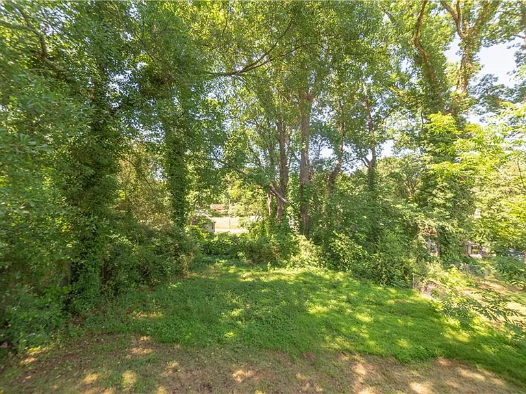 1371A Clermont Ave — Photo 29