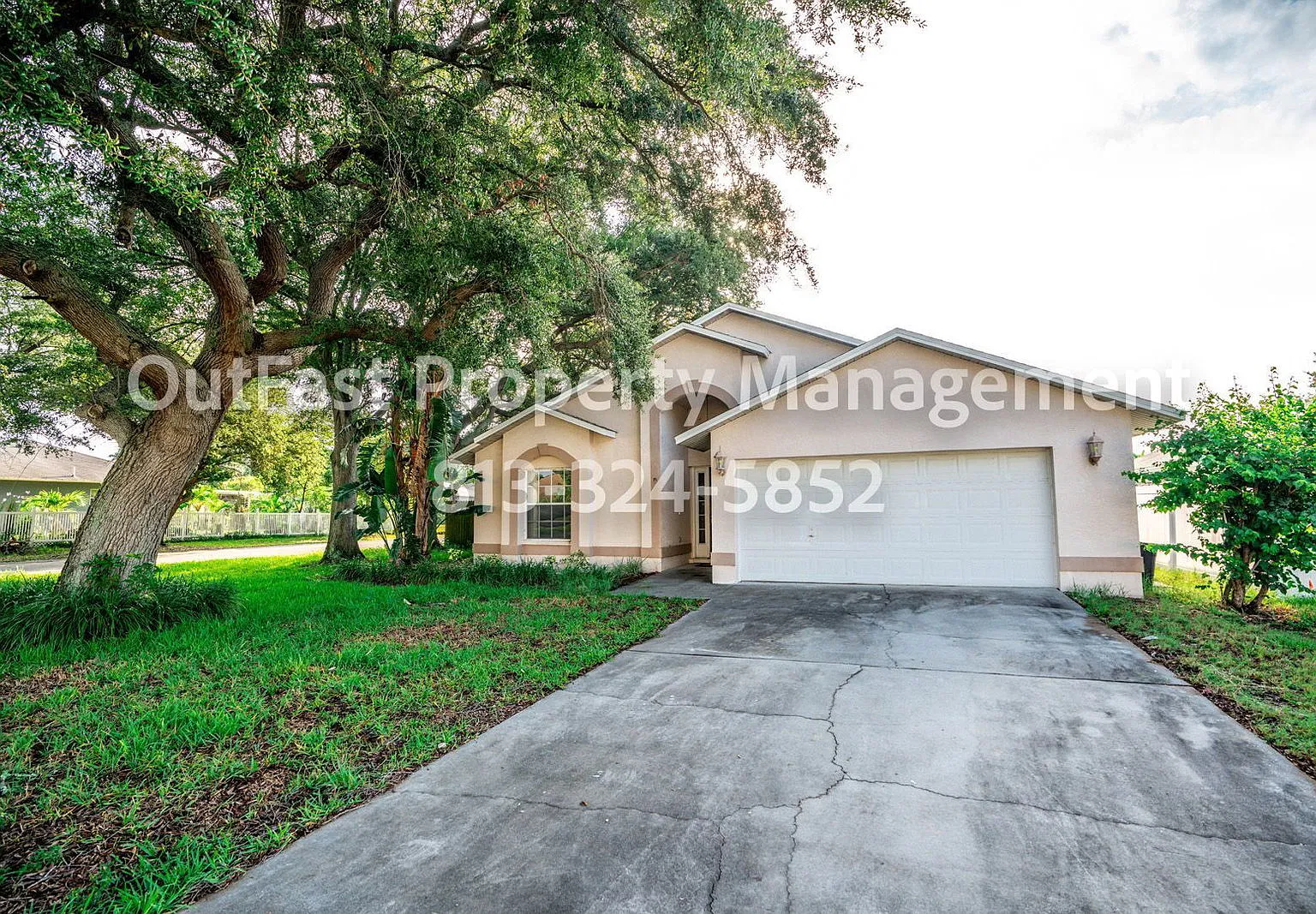 3 bed, 2.0 bath, 1465 sqft, $2,395 — Photo 2