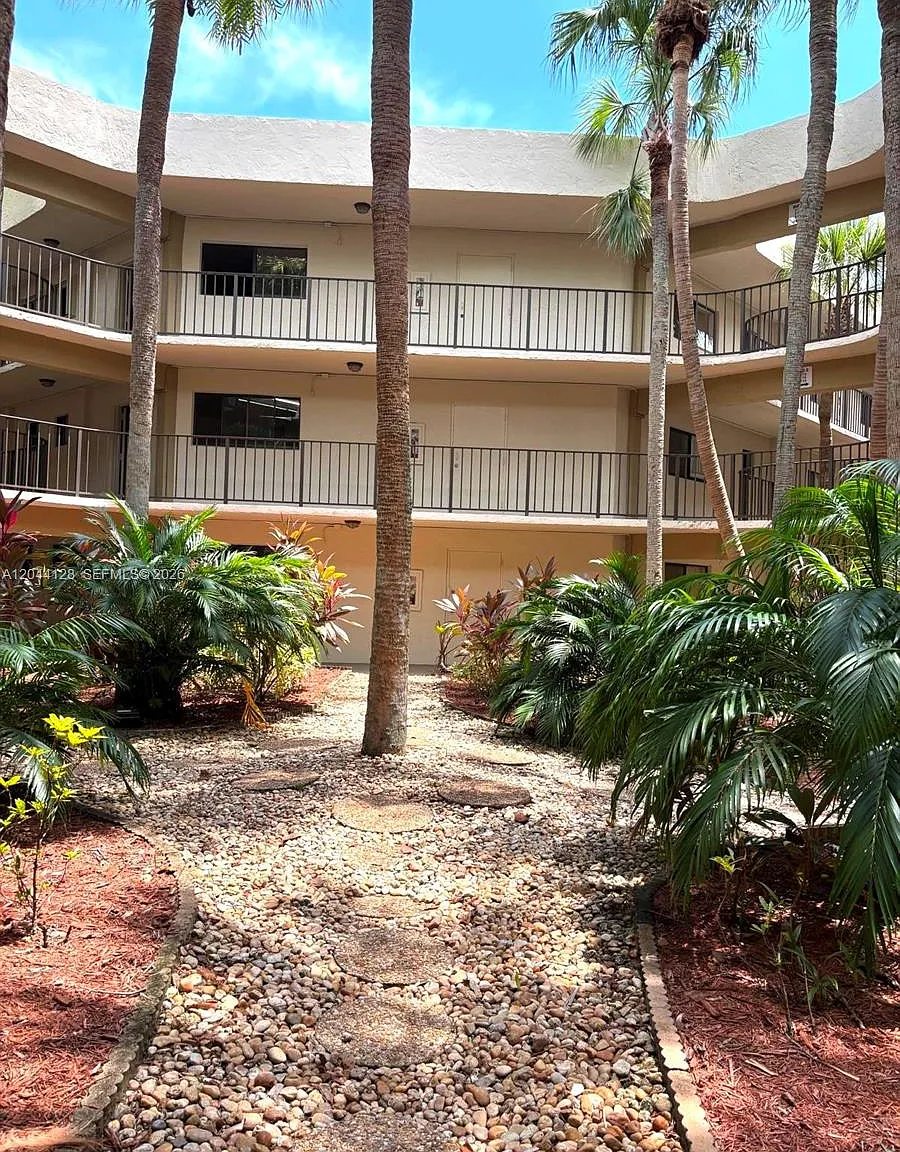 The Horizons Condo #2 — Photo 1
