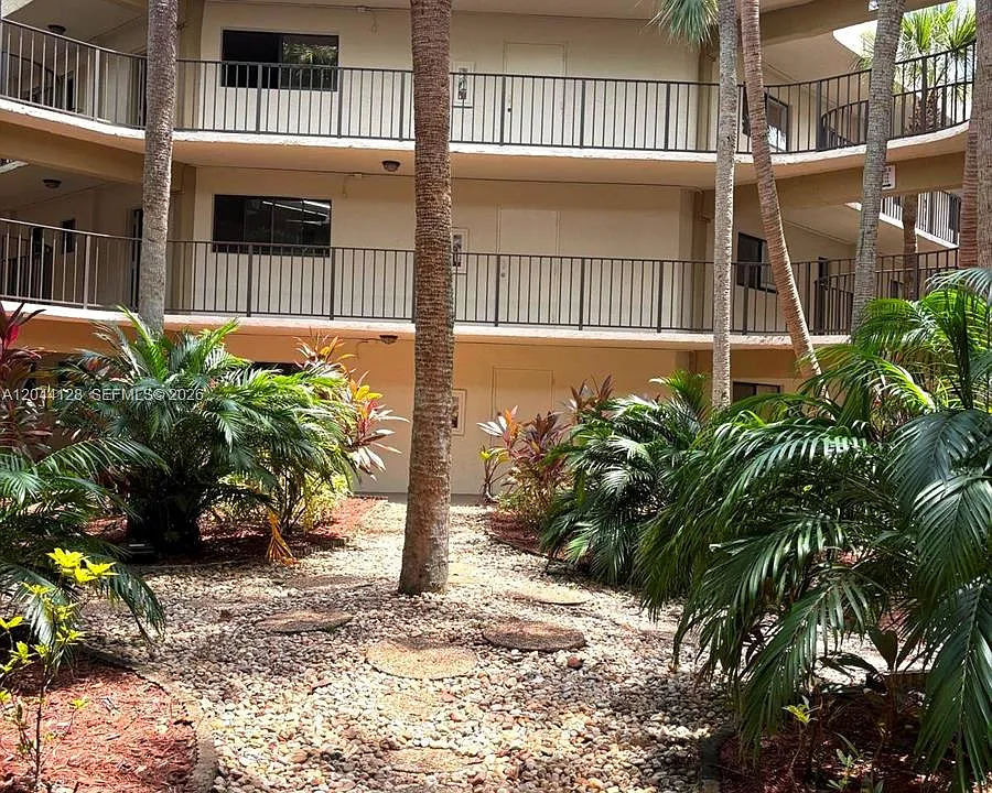 8025 SW 107th Ave #313
