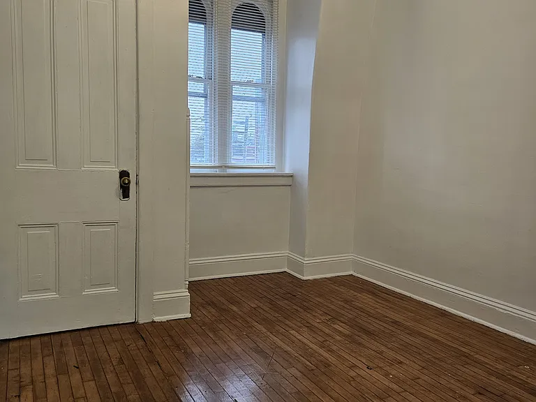 125 E Lemon St #5 — Photo 3