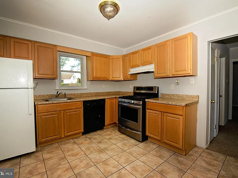 214 David Pl — Photo 4