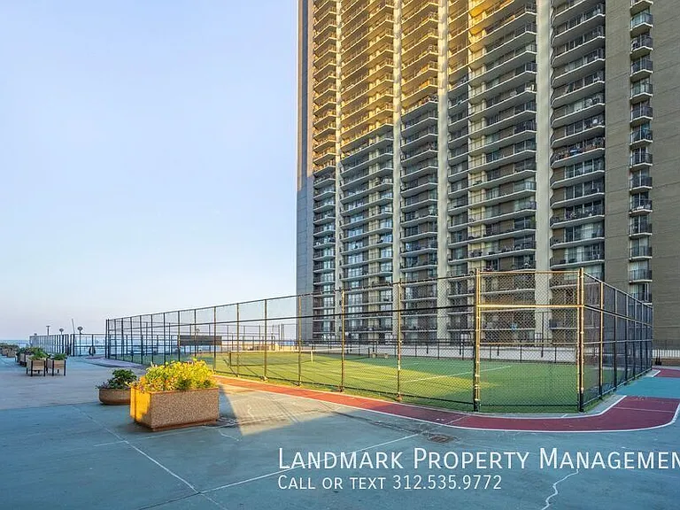 6033 N Sheridan Rd #35D — Photo 37