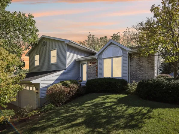 5303 Cook St, Mc Farland, WI 53558