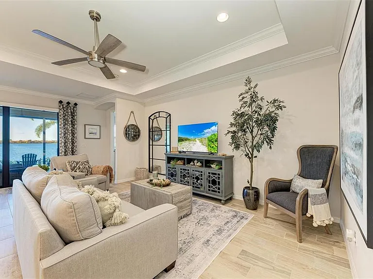 228 Maraviya Blvd — Photo 11