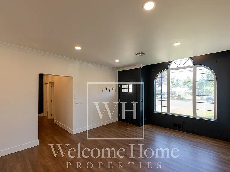 411 SE 8th St — Photo 5