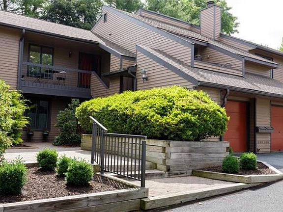 2nd image of 304 Brynwood Dr