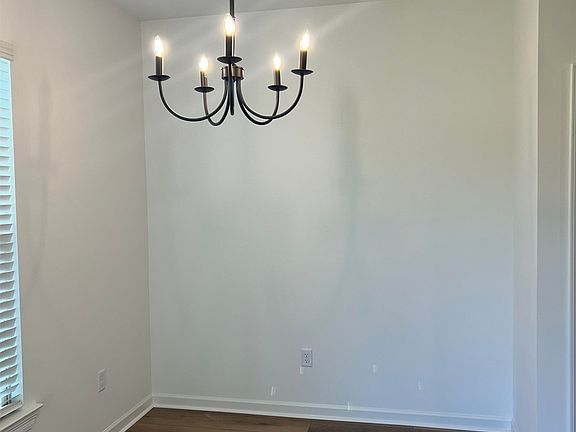 4th image of 1497 Hamlet Ln