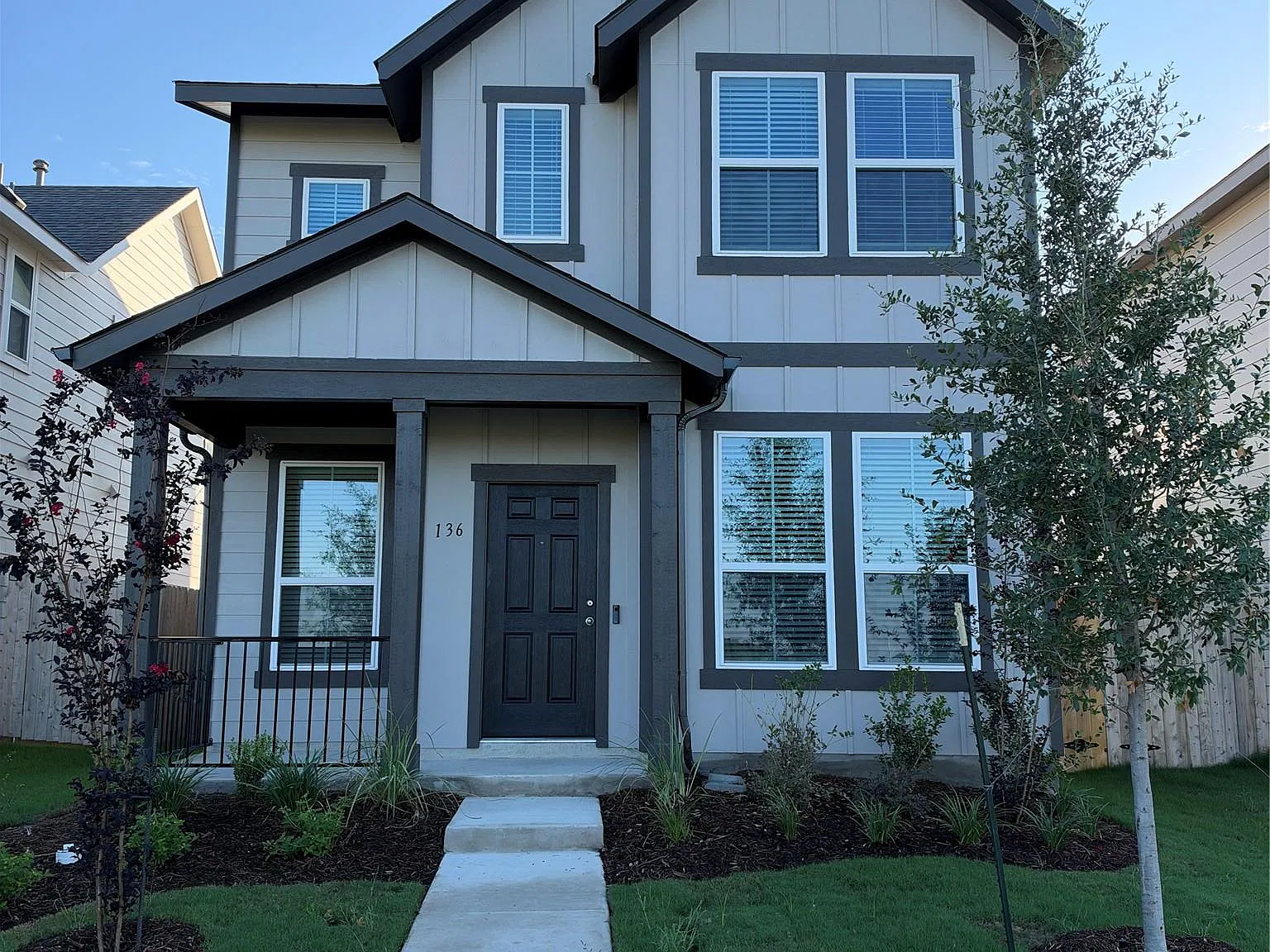 3 bed, 2.5 bath, 1640 sqft, $2,050 — Photo 1