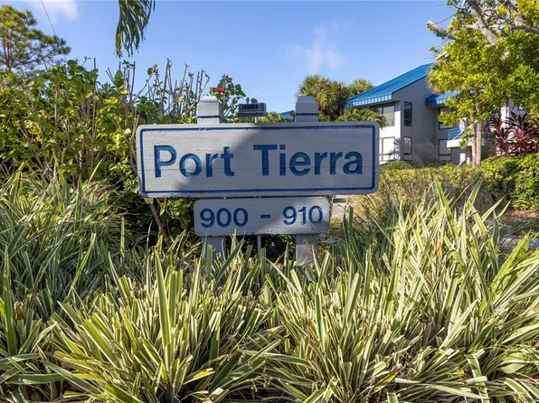 910 Pinellas Bayway S APT 101, Tierra Verde, FL 33715