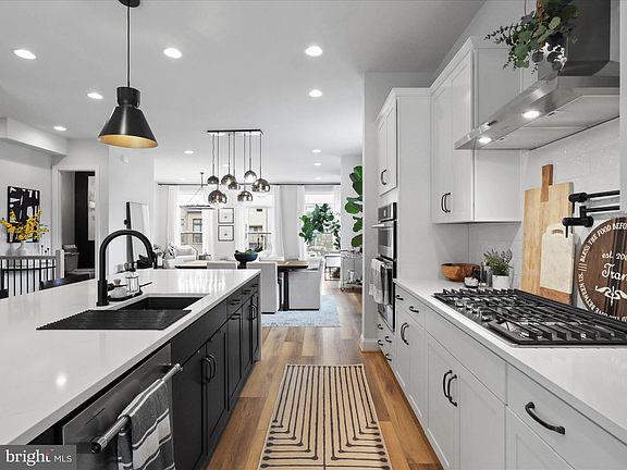 2nd image of 4563 Tanoak Way