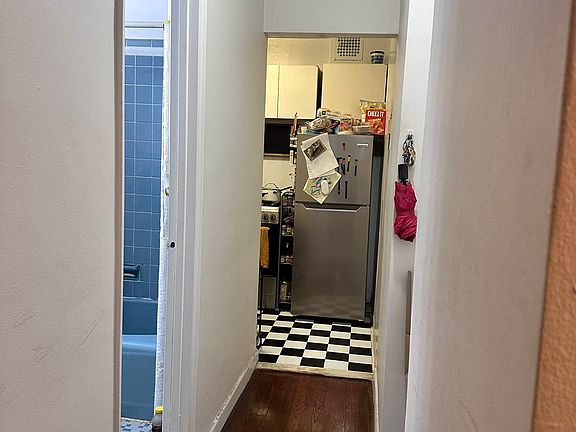 4th image of 311 E 84th St APT 2D