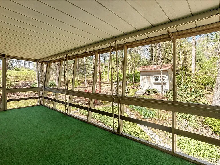 Merribrook Ln — Photo 6