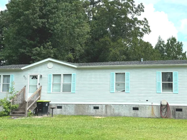 971 Factory Road, Hampstead, NC 28443