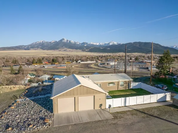 425 N 10th St, Livingston, MT 59047