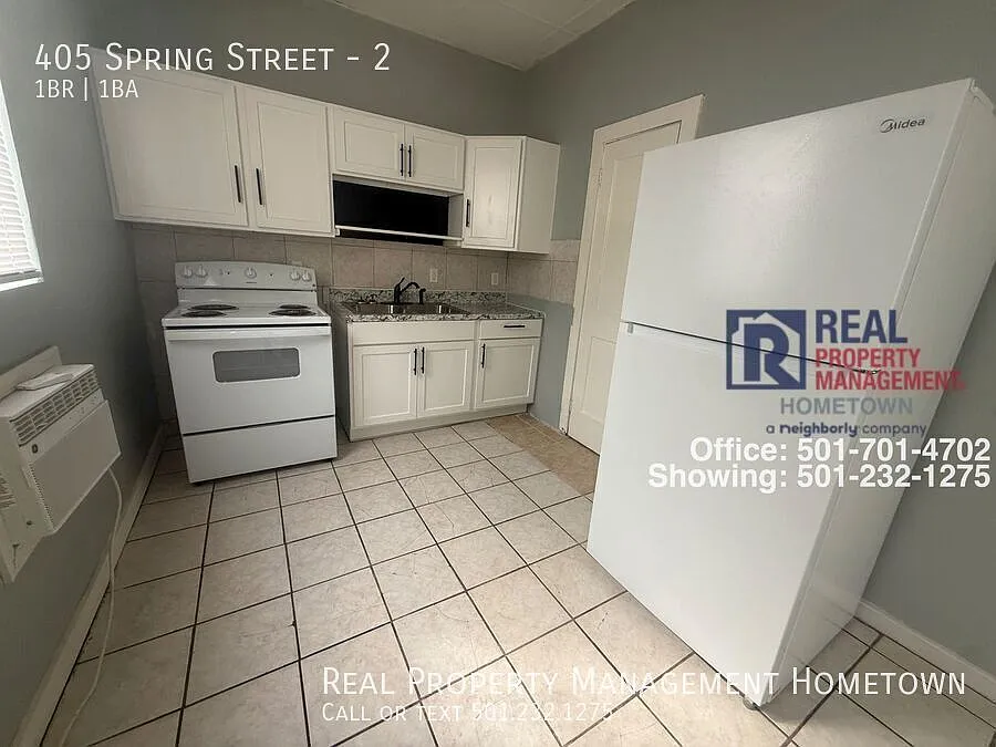 1 Bed 1 Bath Apartment Available Now!! — Photo 3
